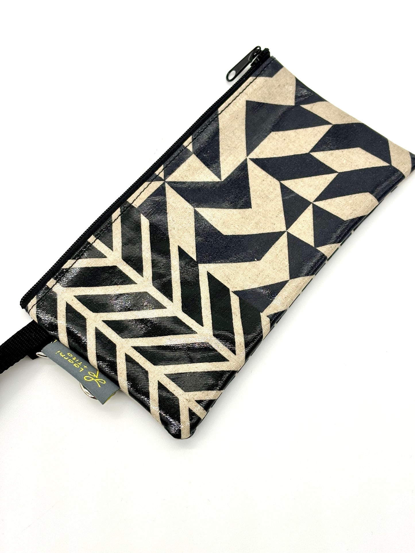 Small Wristlet in Black & White Print 1