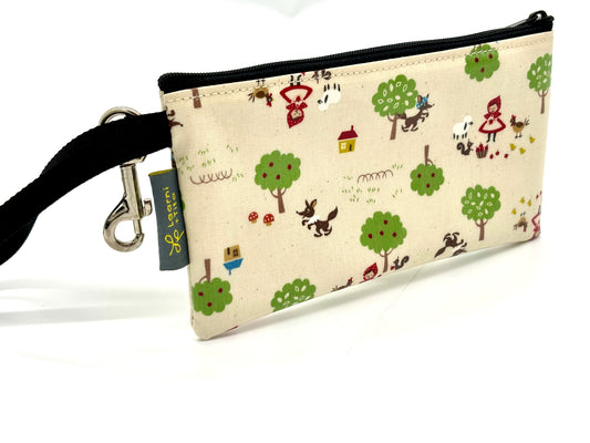 Small Wristlet in Little Red