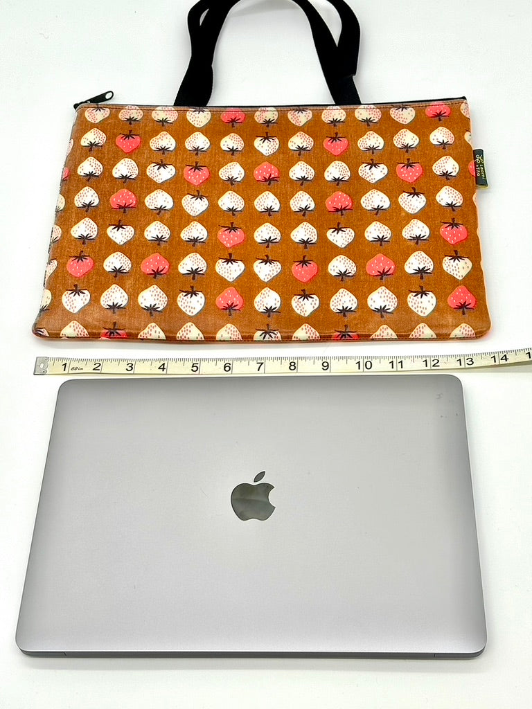 Laptop Sleeve in Strawberries