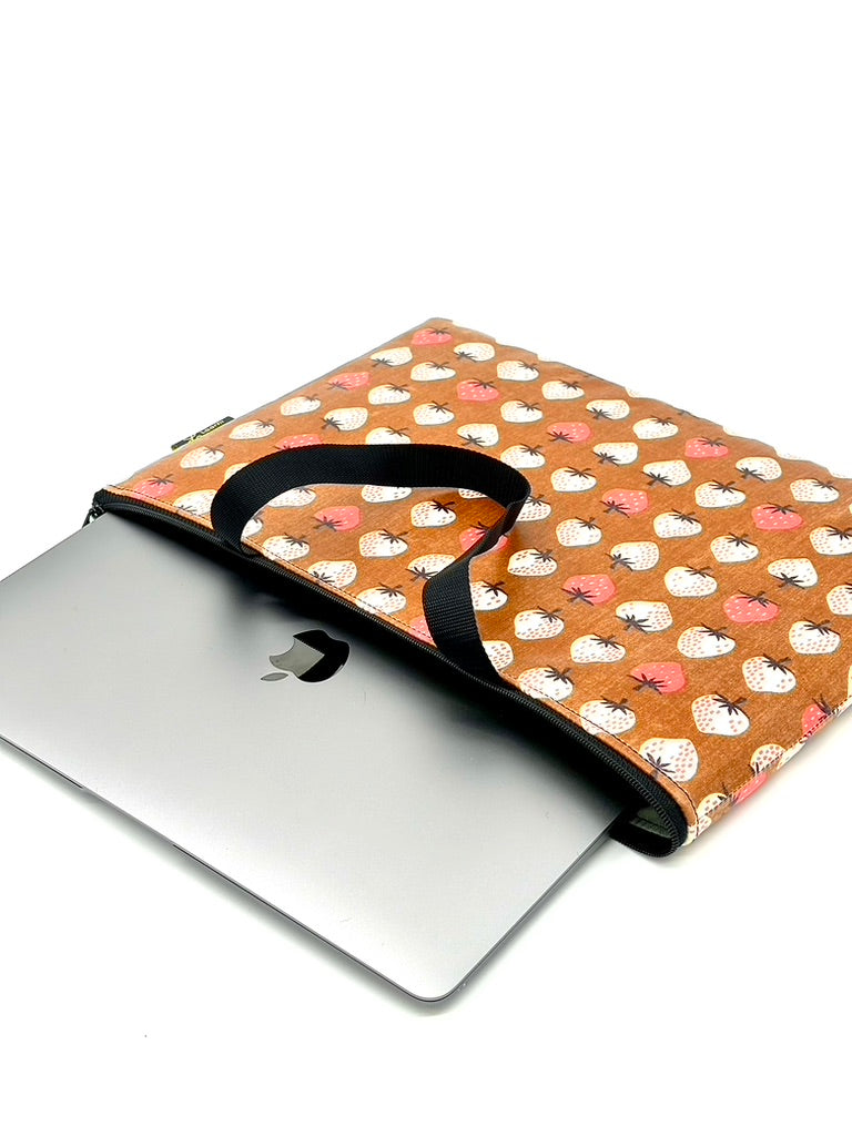 Laptop Sleeve in Strawberries