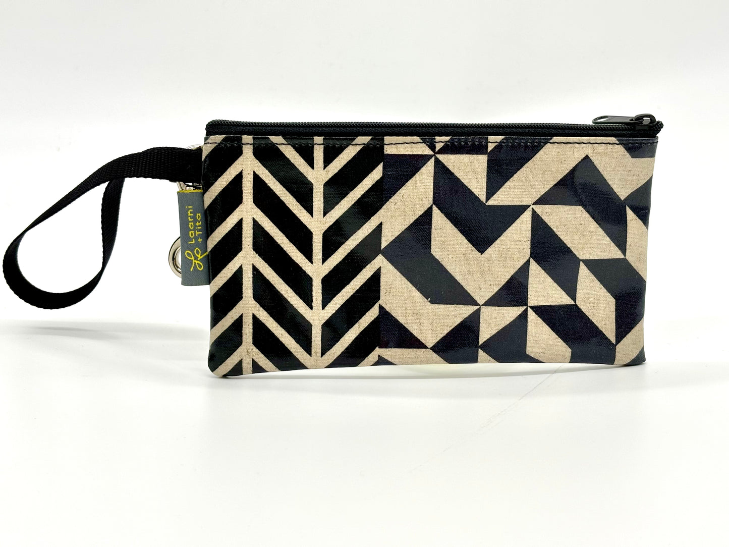 Small Wristlet in Black & White Print 1