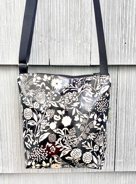 Medium Travel Purse in Wildflowers Black and Cream