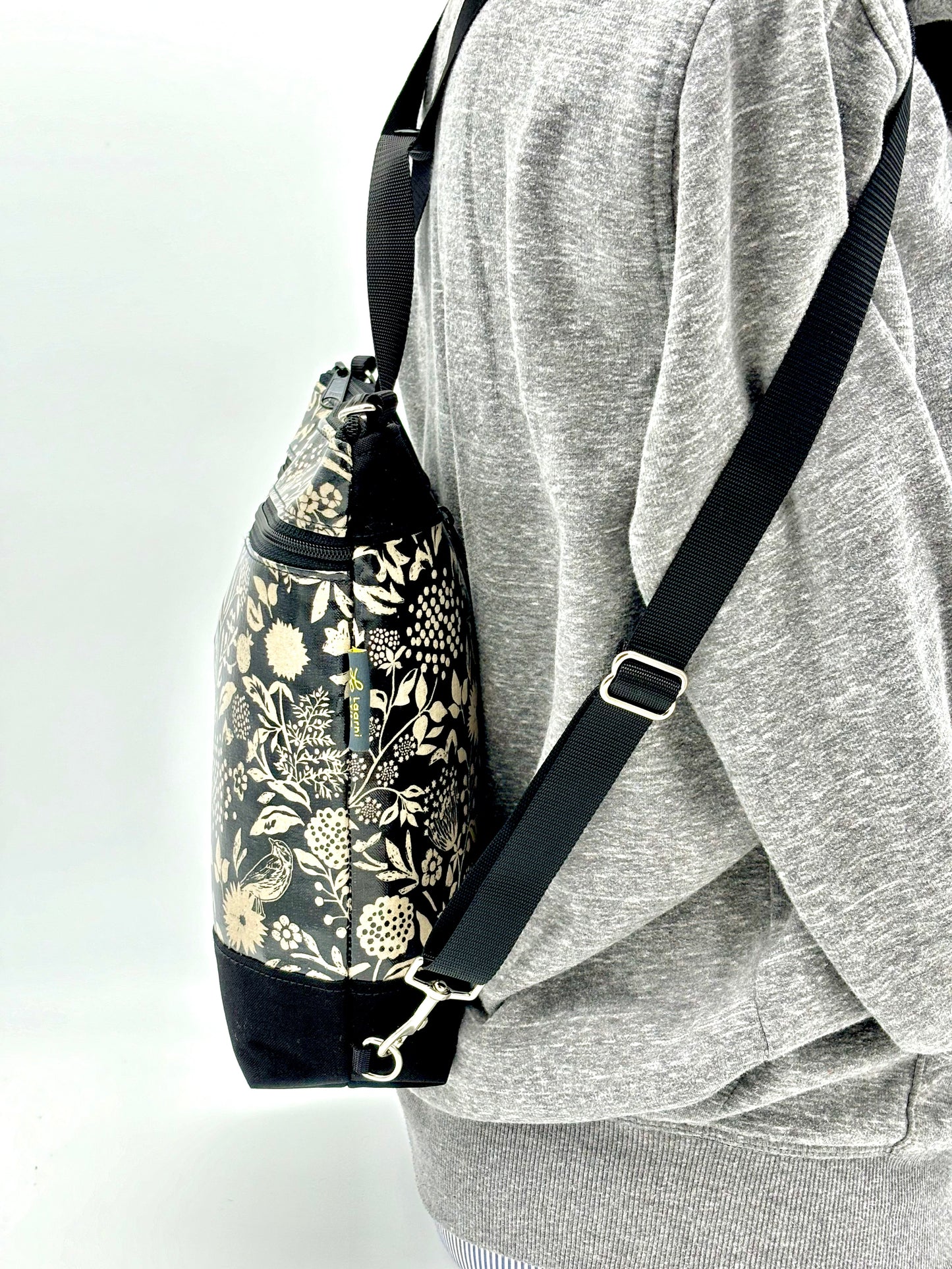 Backpack/Crossbody in Wildflowers black & cream
