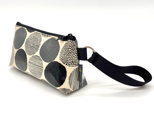 Medium Makeup Bag in Rounds black & white