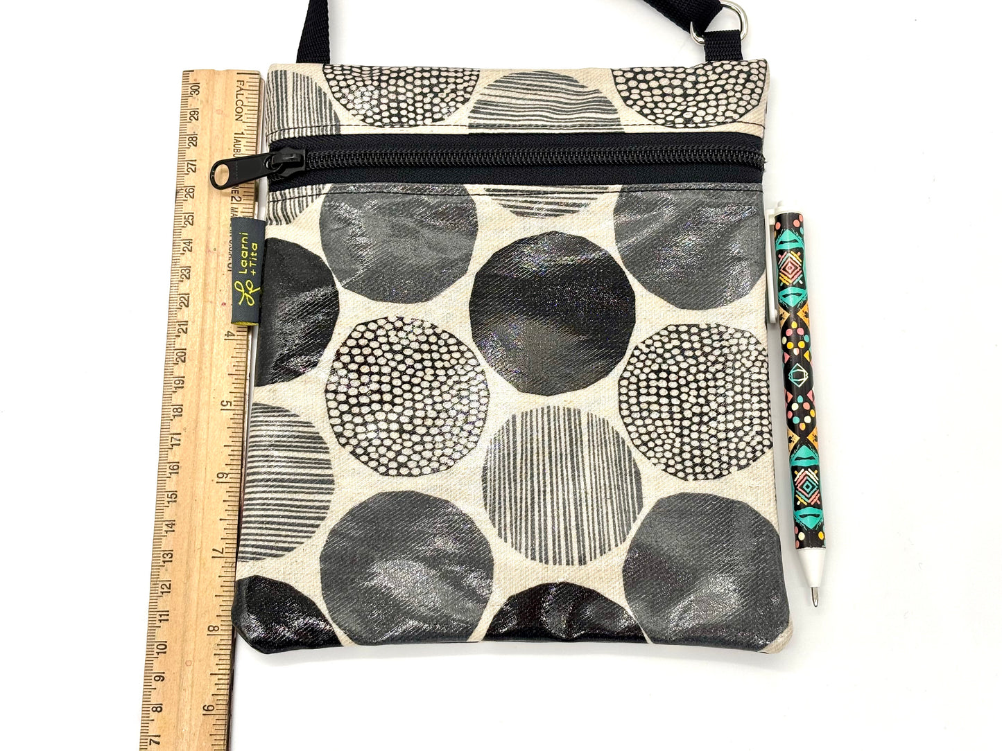 Small Travel Purse in Rounds Black & White