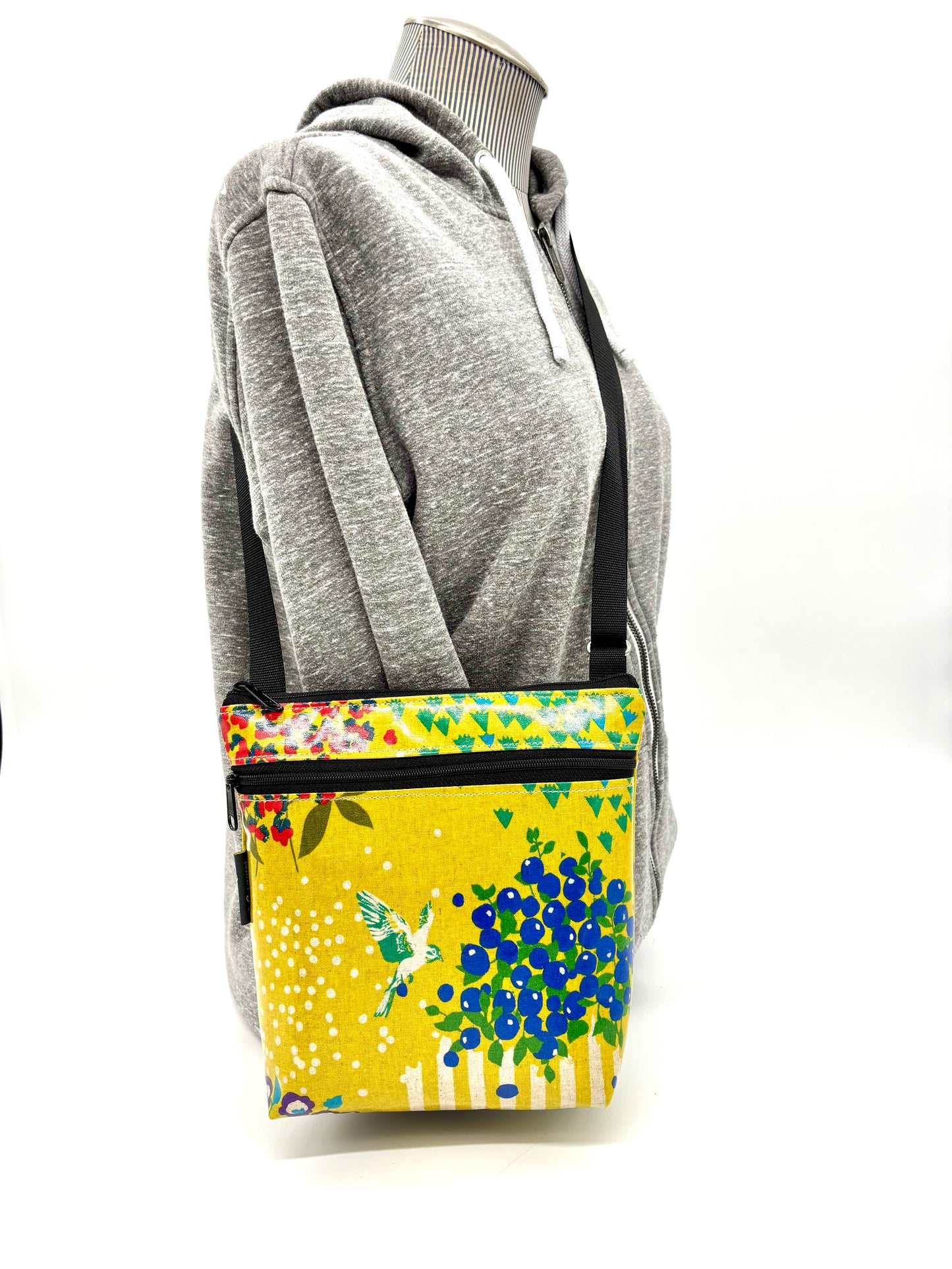 Medium Travel Purse in Garden Bird Yellow