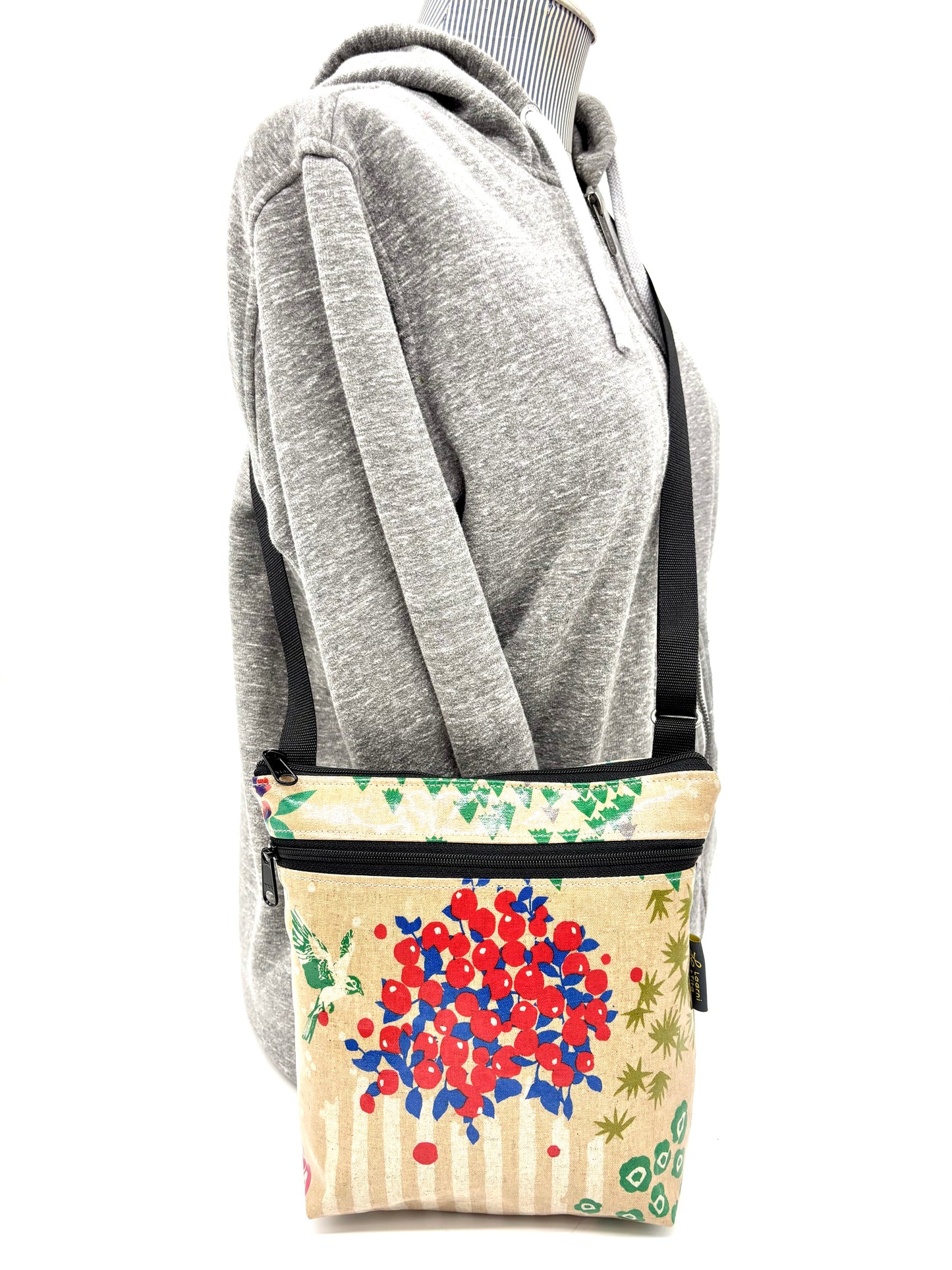 Medium Travel Purse in Garden Bird Cream