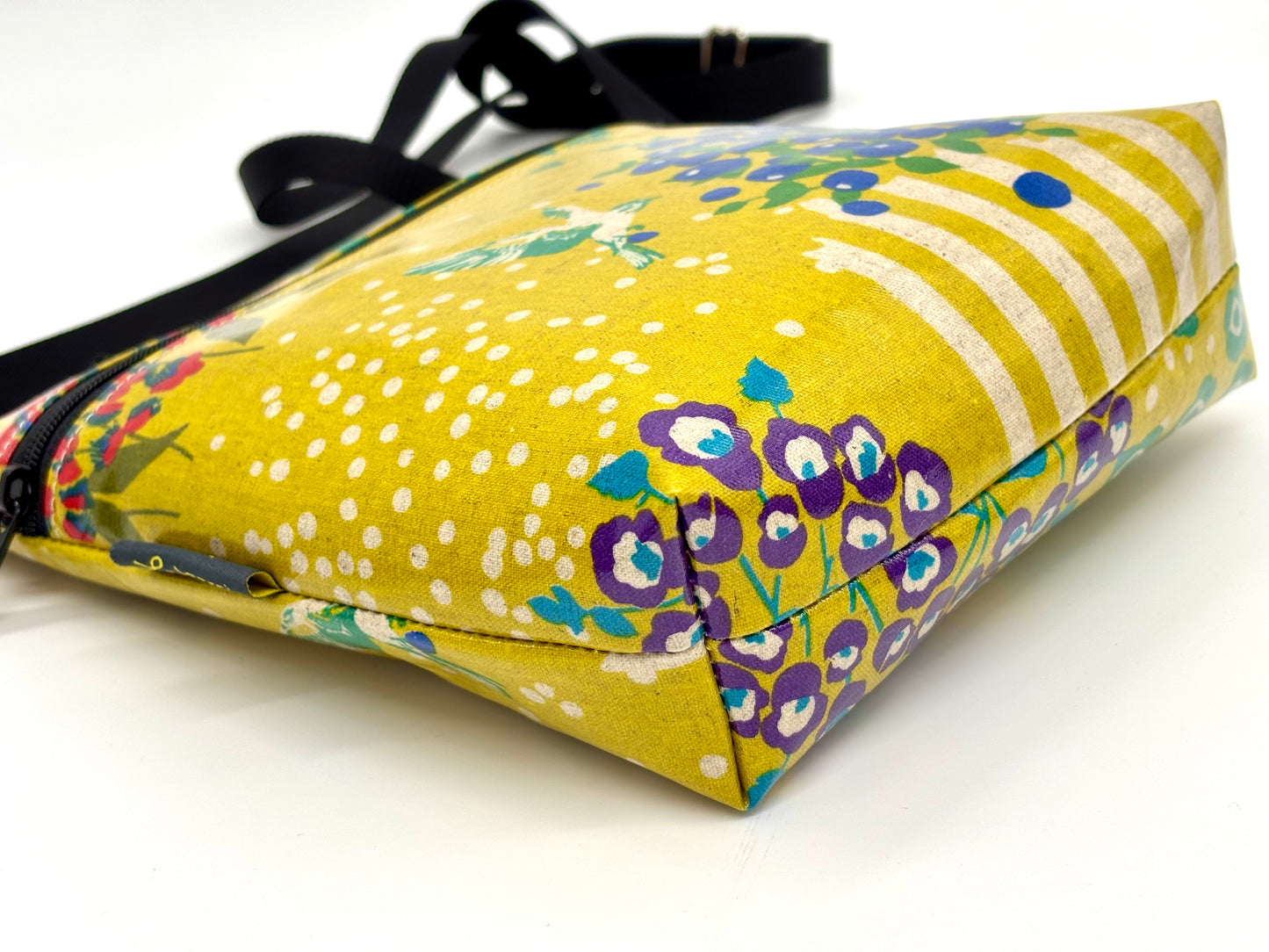 Medium Travel Purse in Garden Bird Yellow