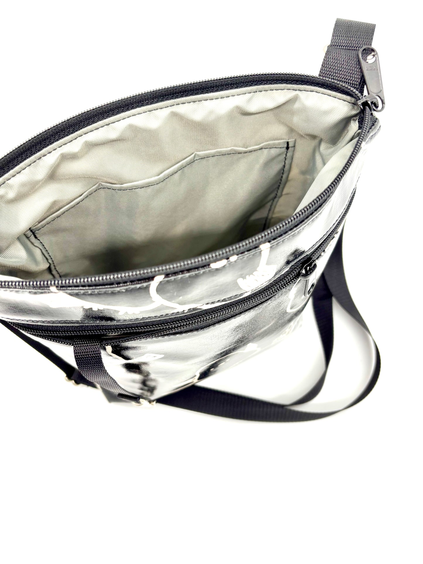 Medium Travel Purse in Birds Print