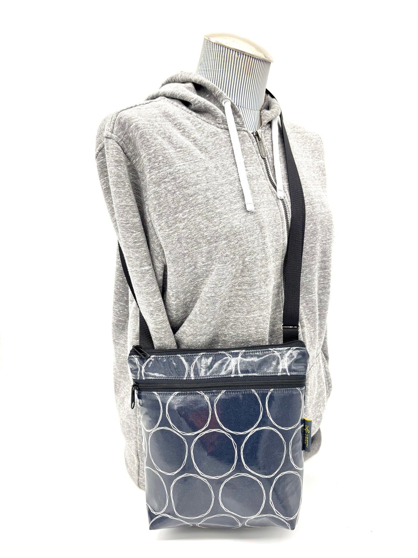 Medium Travel Purse in Rounds Scribbled