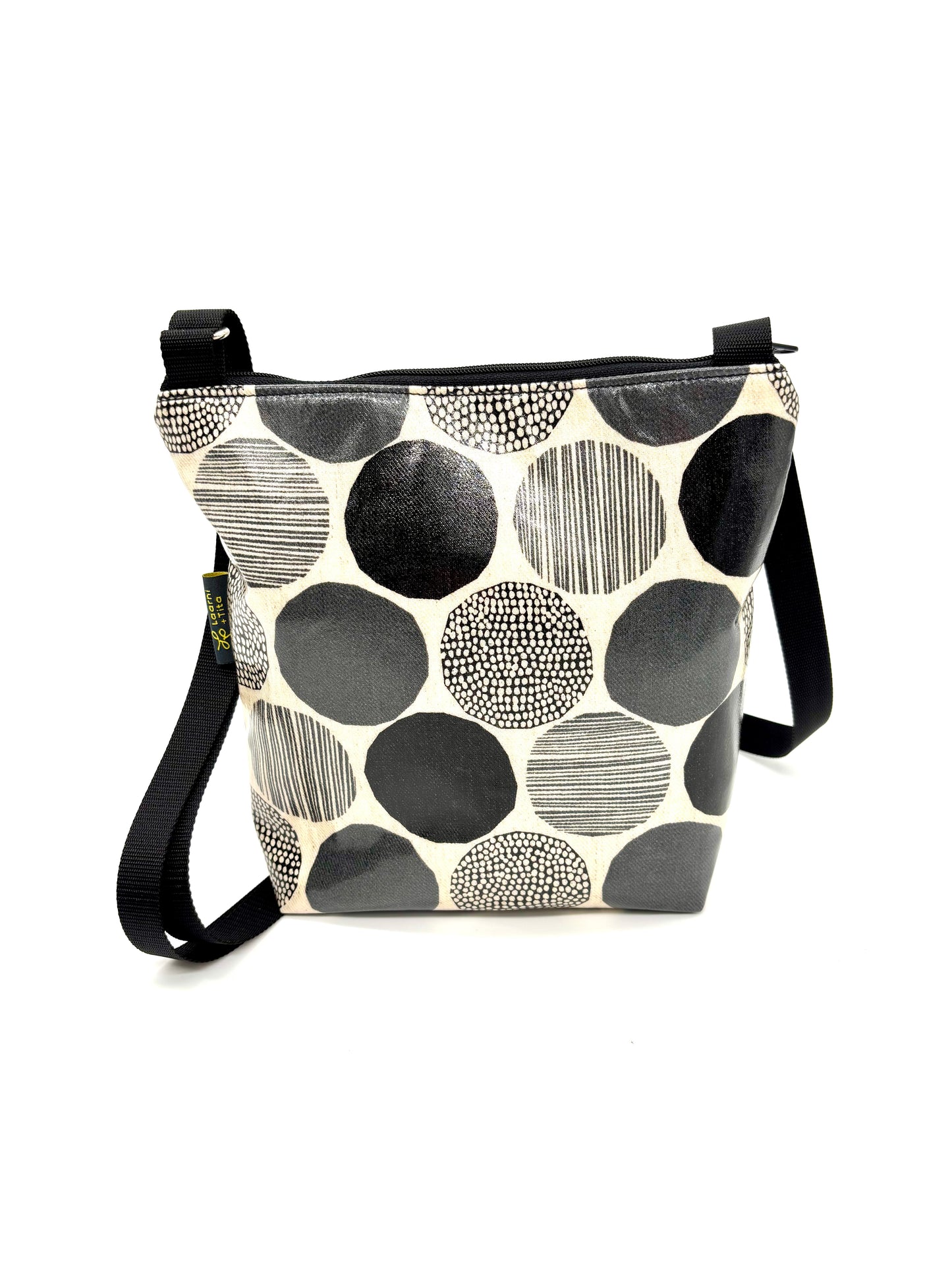 Medium Travel Purse in Rounds Black & White