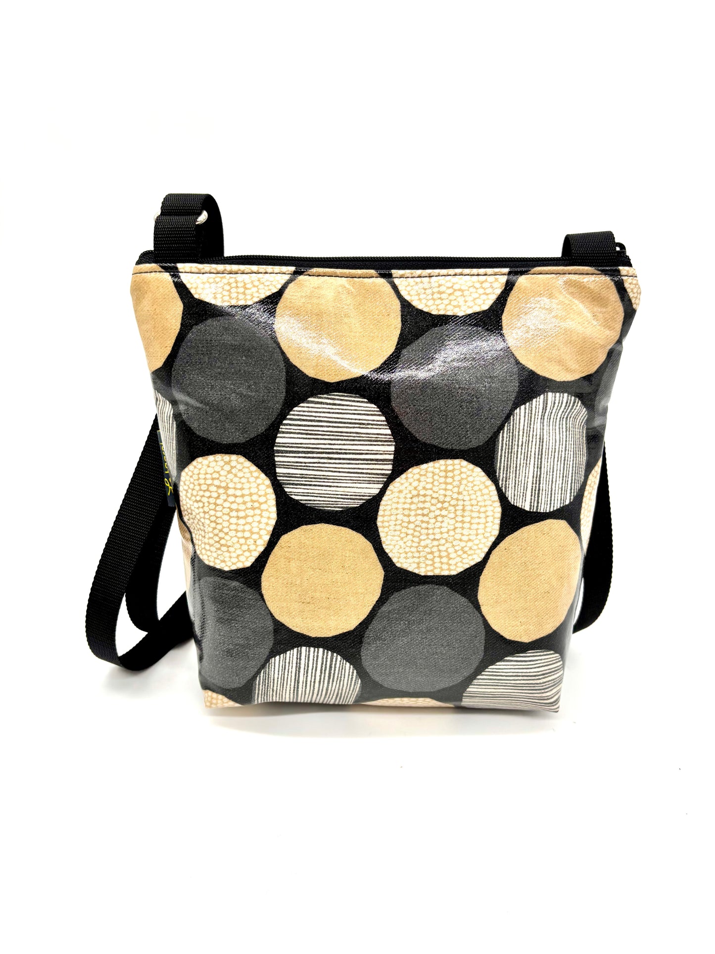 Medium Travel Purse in Rounds Multicolor