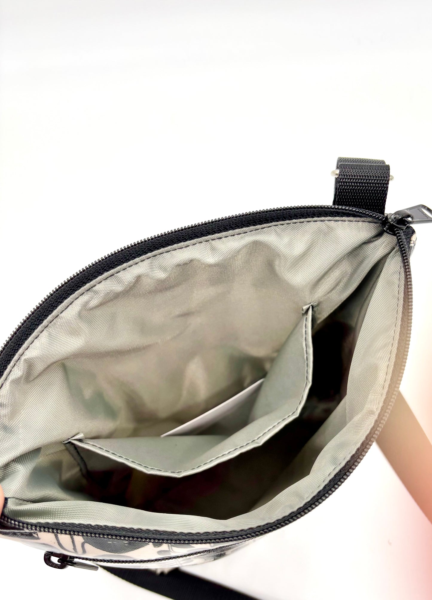 Medium Travel Purse in Rounds Multicolor