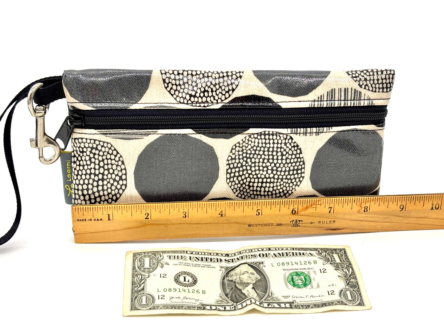 Large Wristlet in Rounds Black and White