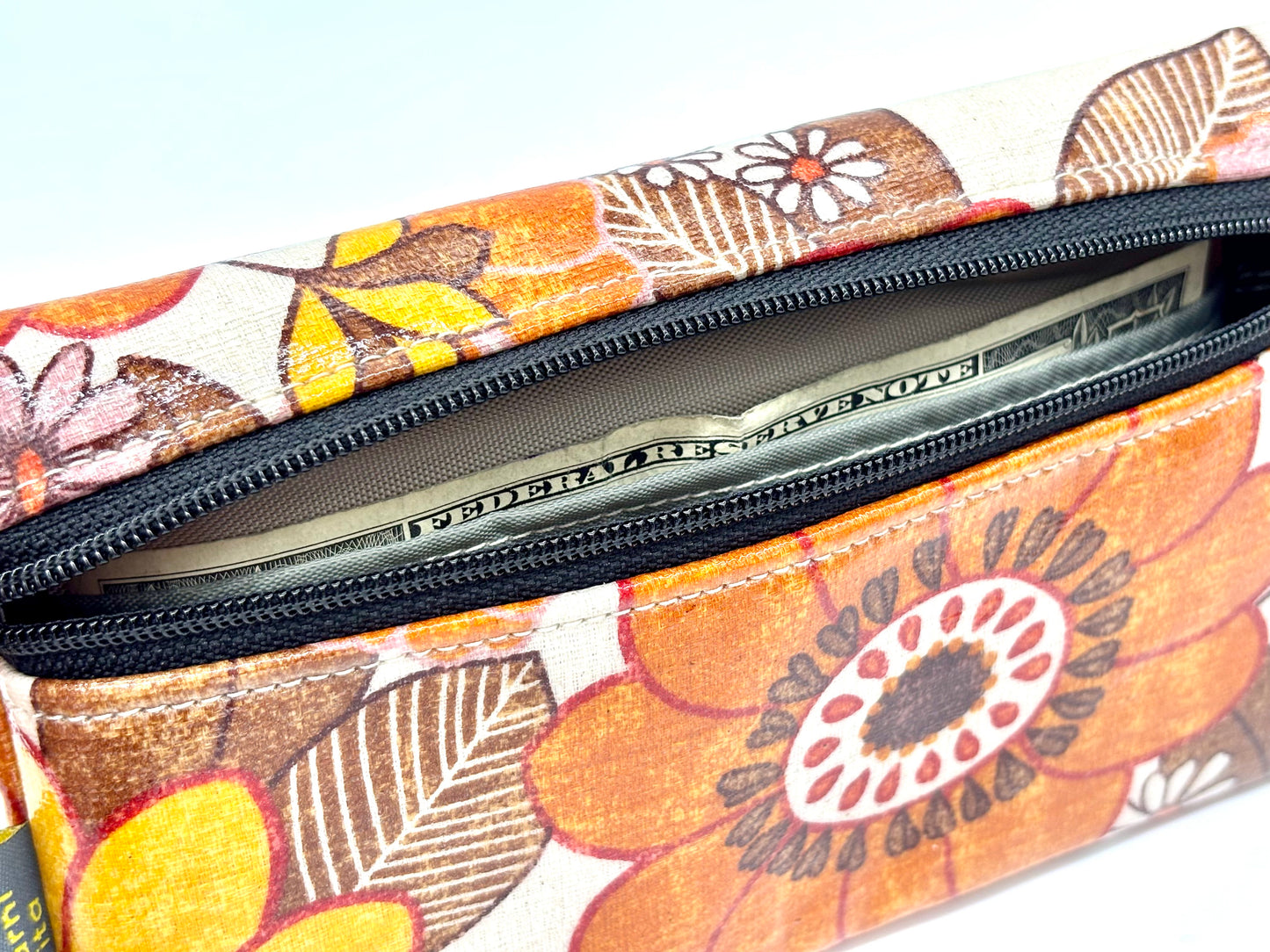 Medium Wristlet in Vintage Floral Orange