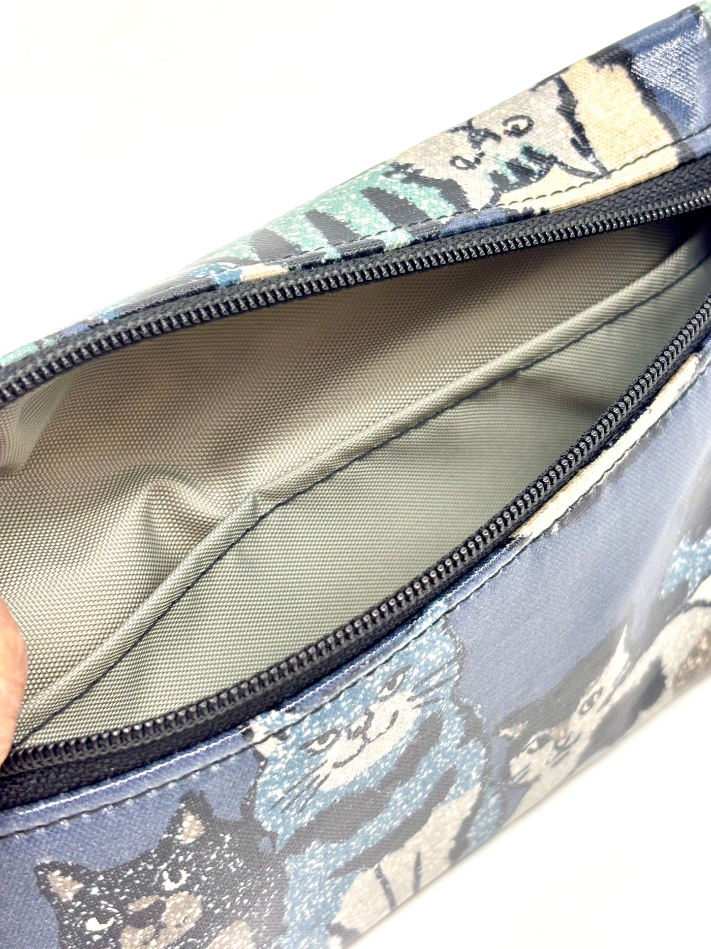 Medium Wristlet in Smart Cats on Blue
