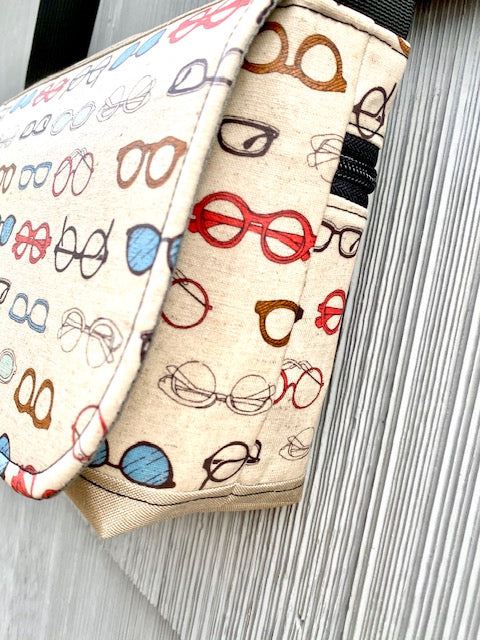 Short Messenger Bag in Cream Eyewear