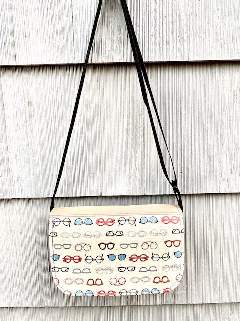 Short Messenger Bag in Cream Eyewear