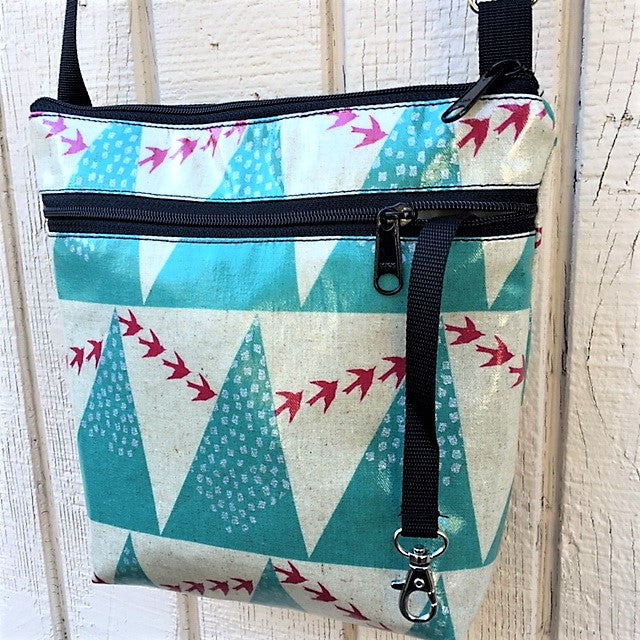 Medium Travel Purse in birds in flight