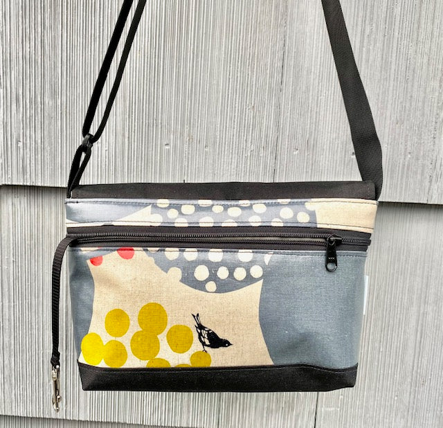 Short Messenger Bag in Yellow Berries