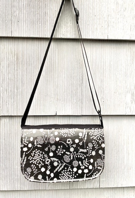 Short Messenger Bag in Silver Fox