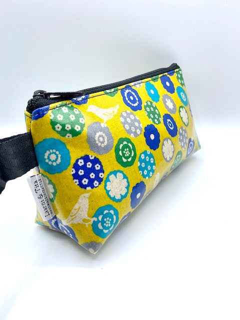 Medium Makeup Bag in Yellow Birds