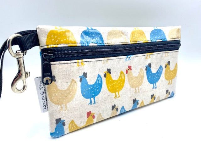 Large Wristlet in Chicken print