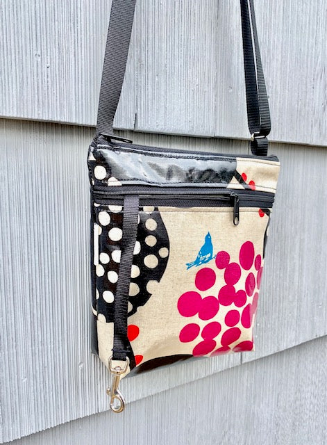 Medium Travel Purse in Pink Berries