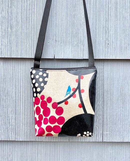 Medium Travel Purse in Pink Berries