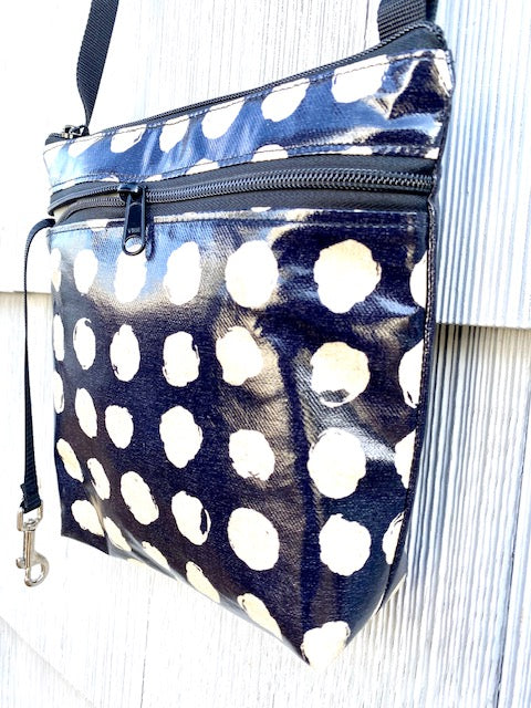 Medium Travel Purse in Mud Cookies print