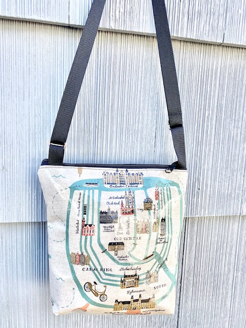 Medium Travel Purse in Amsterdam