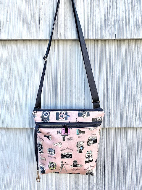Medium Travel Purse in Vintage Cameras Pink