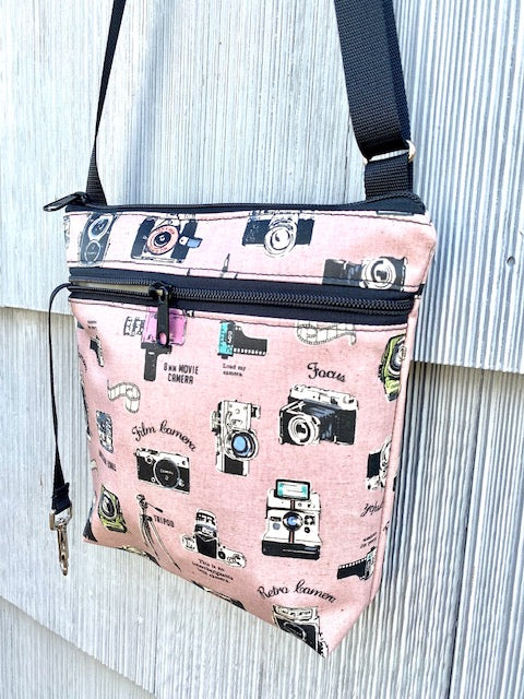 Medium Travel Purse in Vintage Cameras Pink
