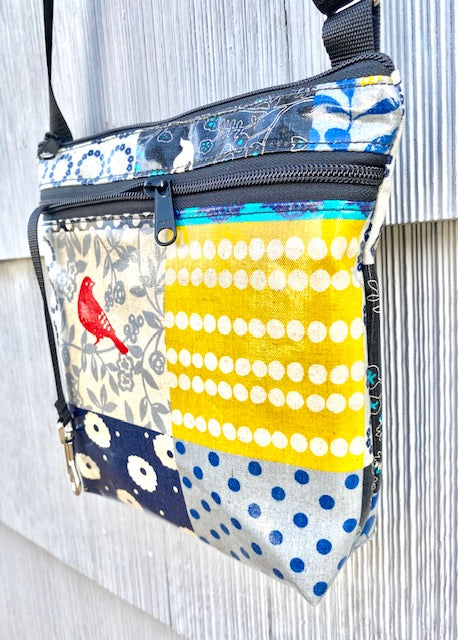 Medium Travel Purse in Red Bird Patchwork