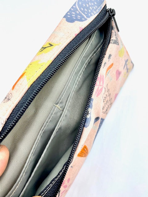 Large Wristlet in Saunter in Woods