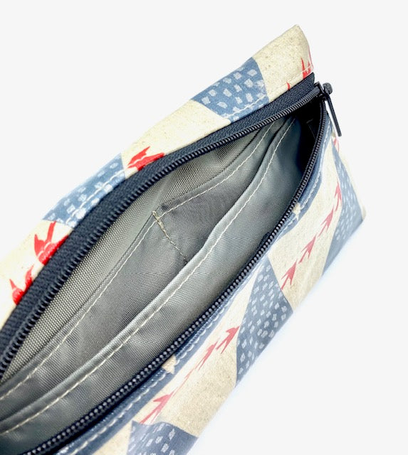 Large Wristlet in Birds in Flight gray