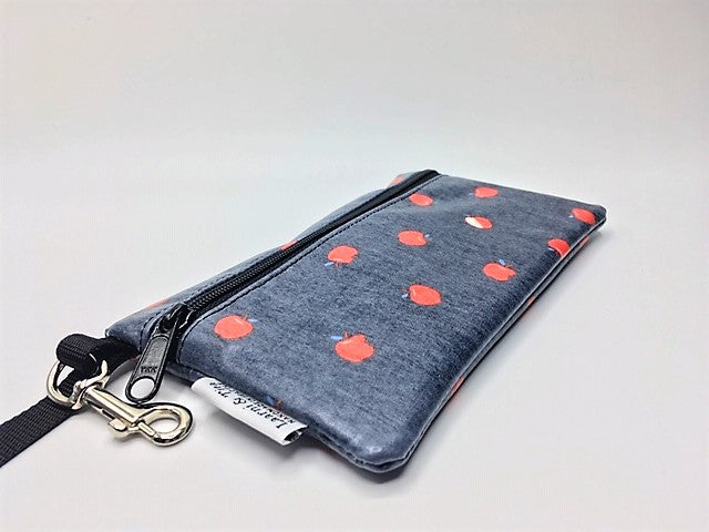 Medium Wristlet in Red Apples