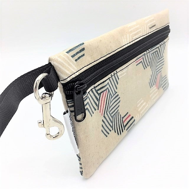 Large Wristlet in Hexagon cream