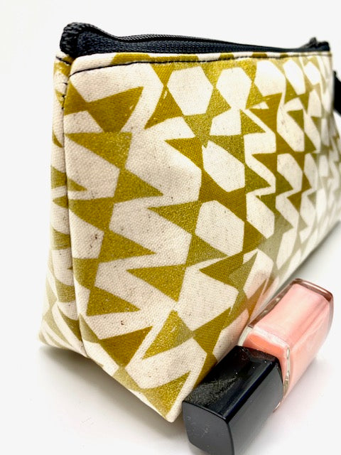 Medium Makeup Bag in Gold Streamers