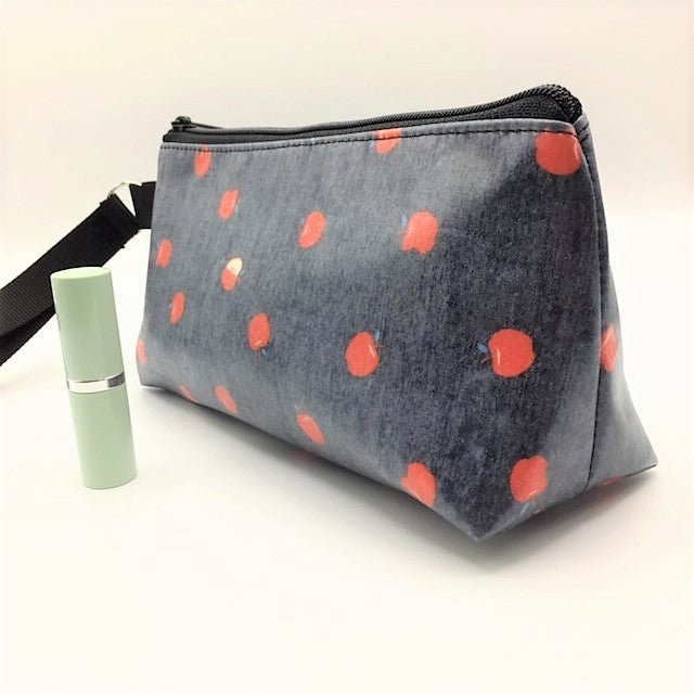 Medium Makeup Bag in Red Apples