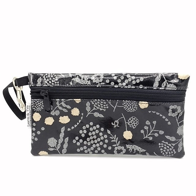 Large Wristlet in Silver Fox