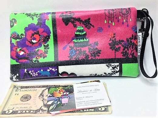 Large Wristlet in White Rabbit