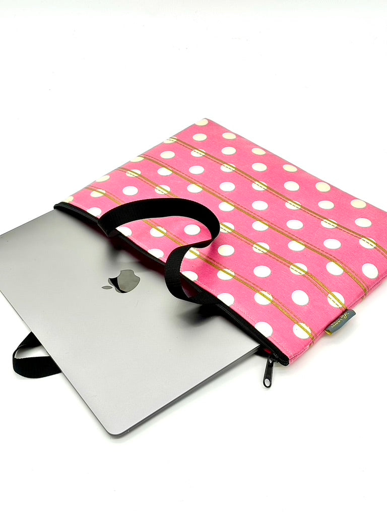 Laptop Sleeve in White/Pink polka dot