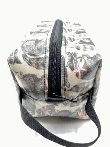 Box Pouch in Raccoons