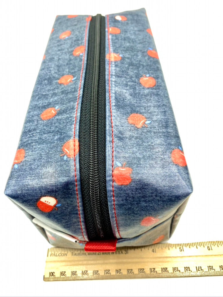 Box Pouch in Red Apples