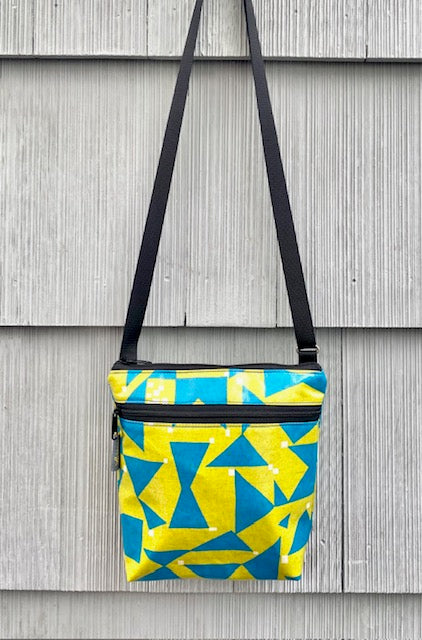Medium Travel Purse in Shapes blue and yellow