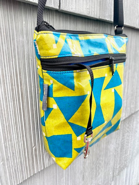 Medium Travel Purse in Shapes blue and yellow