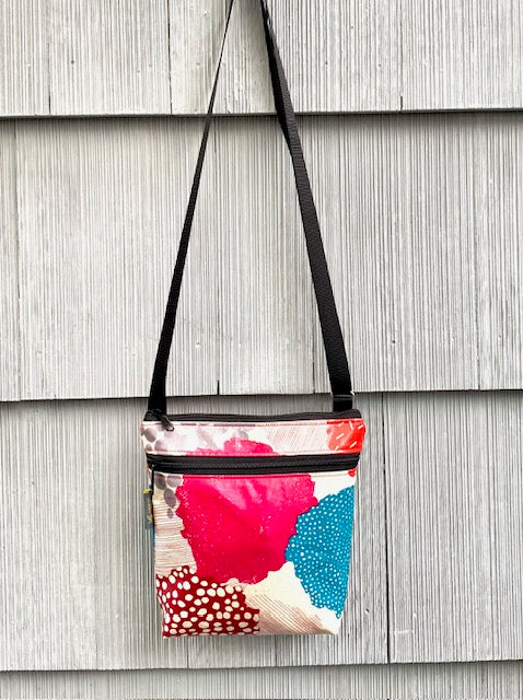 Medium Travel Purse in Blobs blue and red