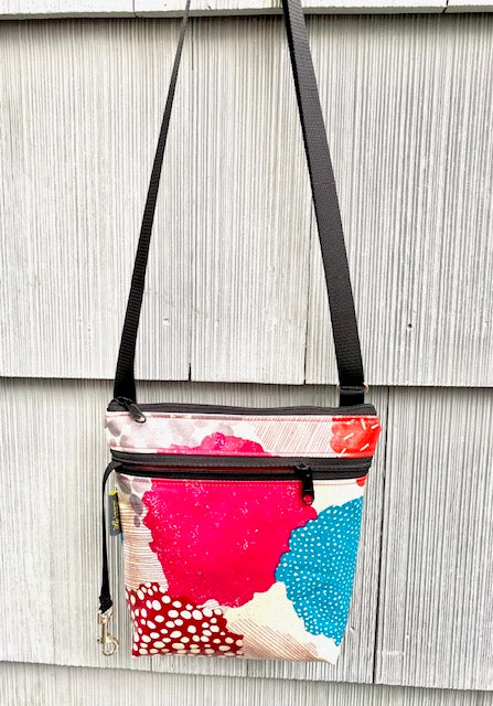 Medium Travel Purse in Blobs blue and red