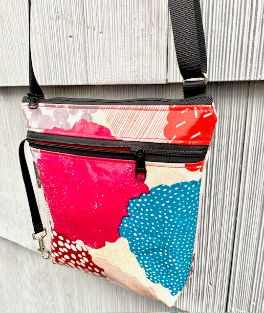 Medium Travel Purse in Blobs blue and red